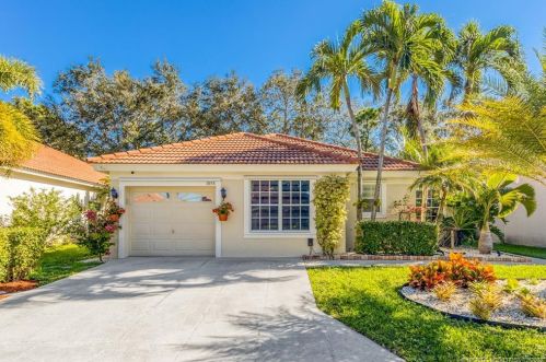 1058 Aspri Way, West Palm Beach, FL 33418-6514
