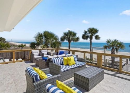 956 Gorrie Dr, Saint George Island, FL 32328-3006