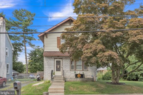 27 Pacific Ave, West Deptford, NJ 08096-5303