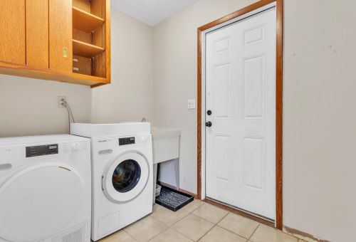 786 Decorah Rd, West Bend WI  53095-8112 exterior