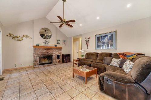 102 Seafarer Ct, Folsom CA  95630-2332 exterior