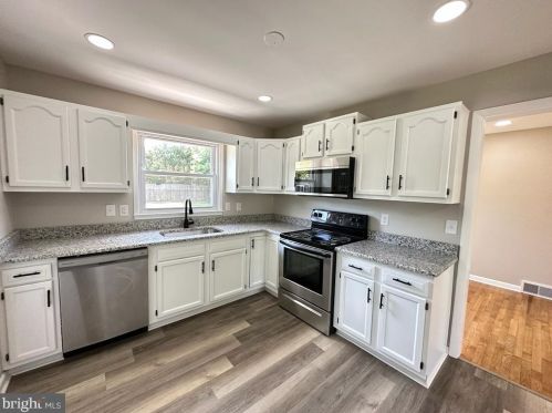 725 Ivy Dr, Seaford DE  19973-1340 exterior