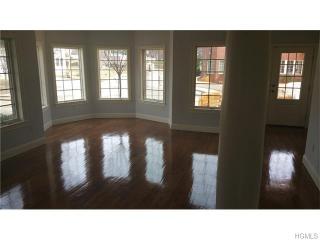24 Terrace Park Ln, New Rochelle, NY 10805-1456