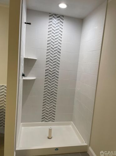 545 Lincoln Ave, Woodbridge NJ 07095-2405 exterior