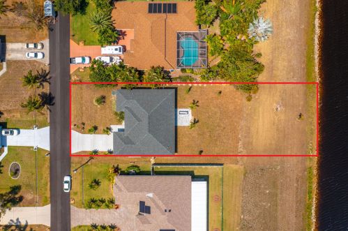 1025 Abingdon Ave, Fort Pierce, FL 34953-2804