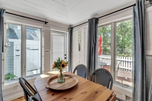 36 Brant Rock Rd, Mashpee MA 02649-4761 exterior