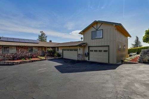 2155 Rolling Hills Dr, Morgan Hill, CA 95037-9437
