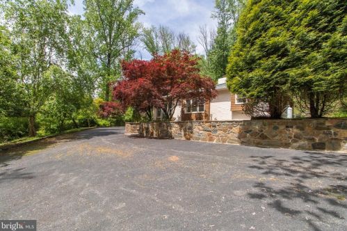 541 Bishop Hollow Rd, Newtown Square, PA 19073-3138