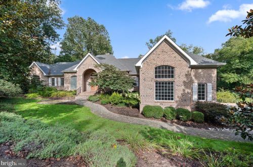 100 Deer Vly Ln, Wilmington DE  19807-1912 exterior