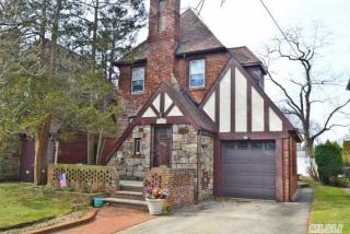 202 Piccadilly Dwns, Lynbrook, NY 11563-3160