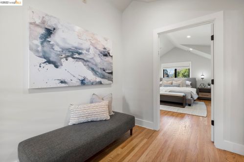 1077 57th St, Oakland CA  94608-2744 exterior