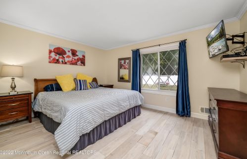 13 Pelican Dr, Berkeley Township NJ 08721-1654 exterior