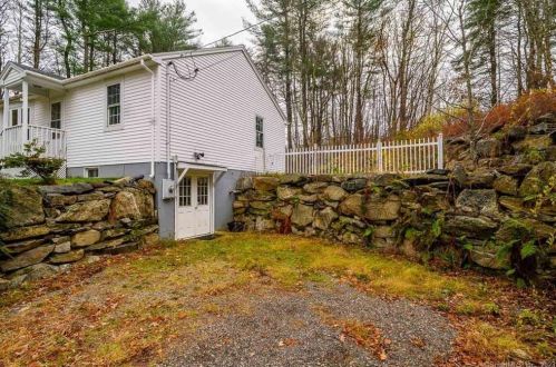 473 Lowell Davis Rd, Fabyan CT  06255-1208 exterior