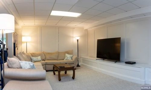 11 Glenwood Dr, Upper Saddle River NJ  07458-3303 exterior