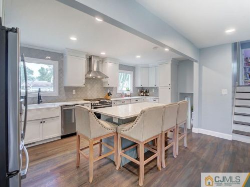 67 Hilltop Blvd, East Brunswick NJ  08816-2837 exterior