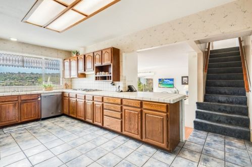 4808 Vanderhill Rd, Torrance CA  90505-4340 exterior