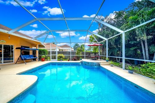 2176 Algiers St, Fort Pierce, FL 34953-5739