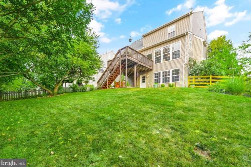 10056 Naughton Ct, Bristow VA  20136-3068 exterior