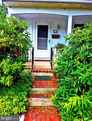 623 Crescent Ave, Lansdale PA 19446-3203 exterior