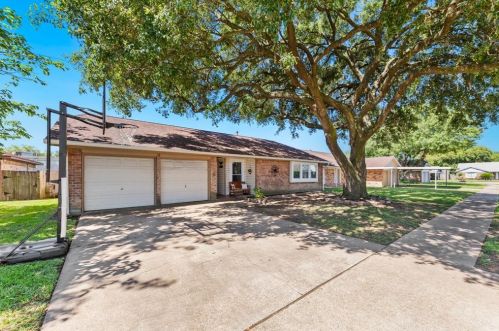 1306 Brookmeade Ct, Deer Park, TX 77536-4741