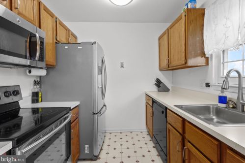 12 Old Mill Ln, Southampton PA  18966-2845 exterior