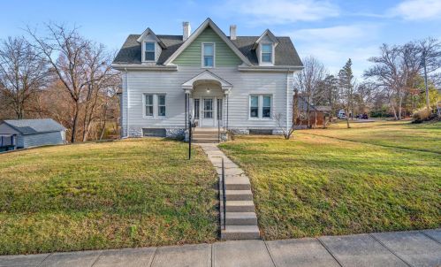 18 Holmes Ave, Newport, KY 41075-1805
