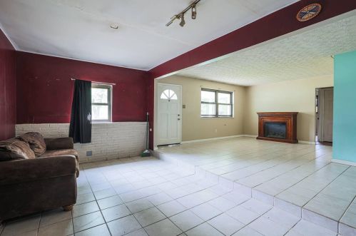 5685 Tall Oaks Dr, Milford OH  45150-2523 exterior