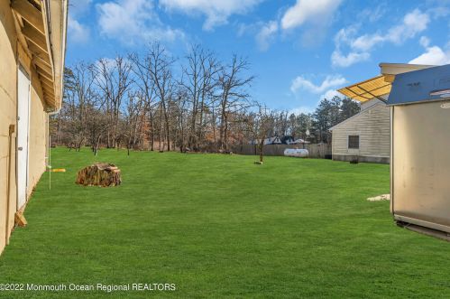 237 Cassville Rd, Jackson Twp NJ  08527-4717 exterior