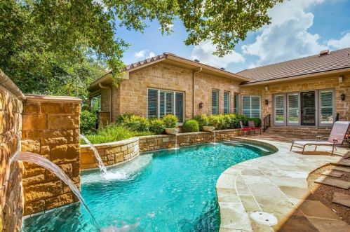 1111 Pebble Beach Dr, Midlothian TX  76063-2645 exterior