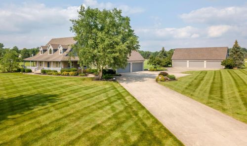 12661 Woodtown Rd, Galena, OH 43021-8621