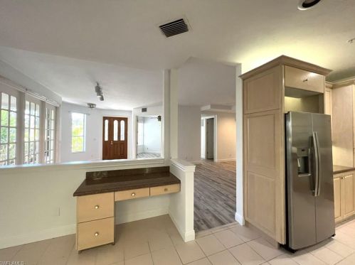 101 Colonade Cir, Naples FL 34103-8705 exterior