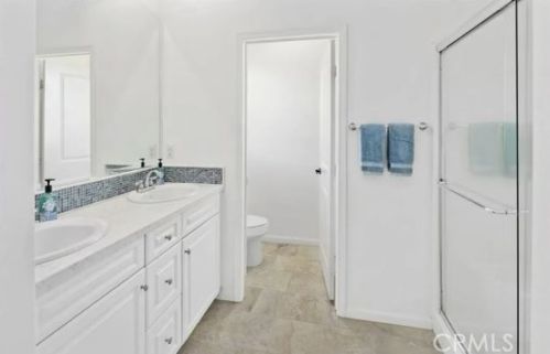 22030 Propello Dr, Santa Clarita CA  91350-8547 exterior