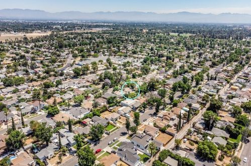 17602 Collins St, Van Nuys CA  91316-1245 exterior