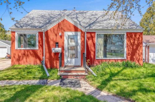 1114 Meacham St, Green Bay, WI 54304-2313