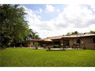 8211 84th Ave, Miami, FL 33143-6624
