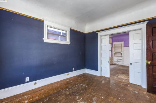 1115 Chestnut St, Oakland CA 94607-2874 exterior