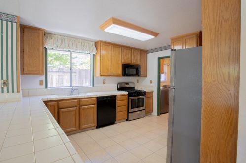 7461 Wynndel Way, Elk Grove CA  95758-1084 exterior