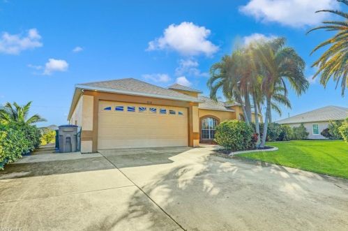 2318 26th Ter, Cape Coral, FL 33914-3901