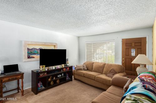 3032 57th Ln, Phoenix, AZ 85031-3207