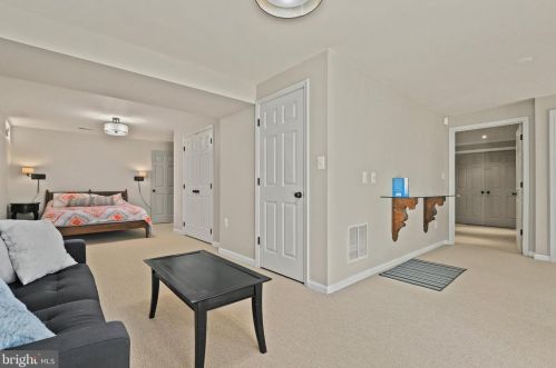 526 Beauregard Dr, Leesburg VA 20175-8924 exterior