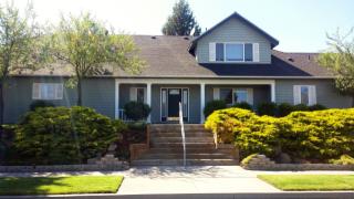20920 Canal View Dr, Bend, OR 97701-8310