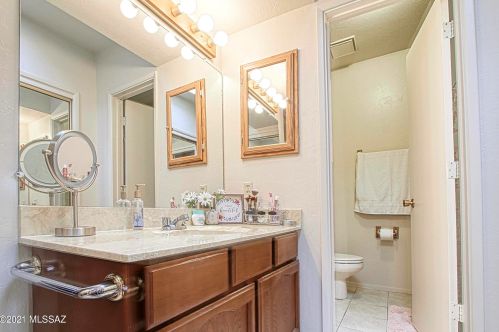 8410 Cypress Point Ln, Tucson AZ 85710-7108 exterior