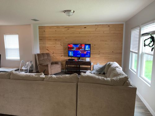 413 Dolores Ave, Fort Pierce FL  34983-1938 exterior