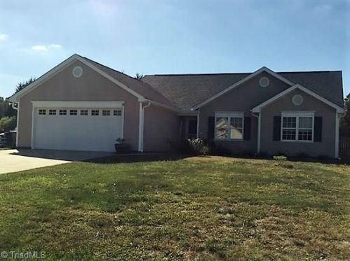166 Ash Dr, Farmington, NC 27028-7269
