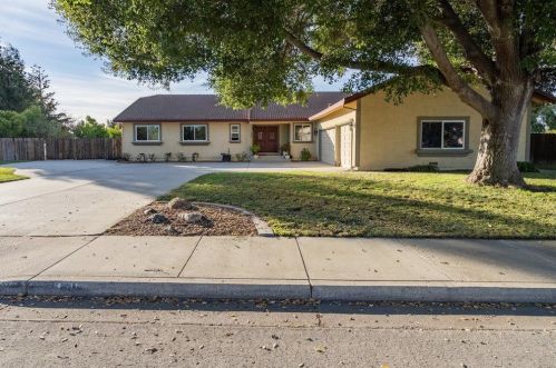 190 Kane Dr, Hollister, CA 95023-3114