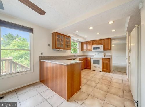 1304 Cold Harbor Ct, Herndon VA 20170-2018 exterior