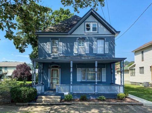 1211 5th Ave, Beaver Falls, PA 15010-4443