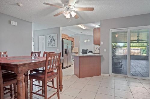 1085 Canary Ter, Fort Pierce FL  34953-1818 exterior