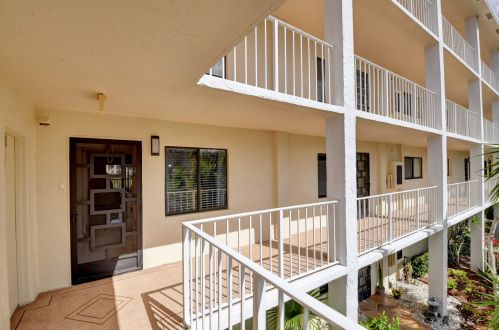 7351 Kinghurst Dr, Delray Beach, FL 33446-2974