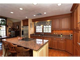 8 Brookside Ln, Sherman CT  06784-1650 exterior